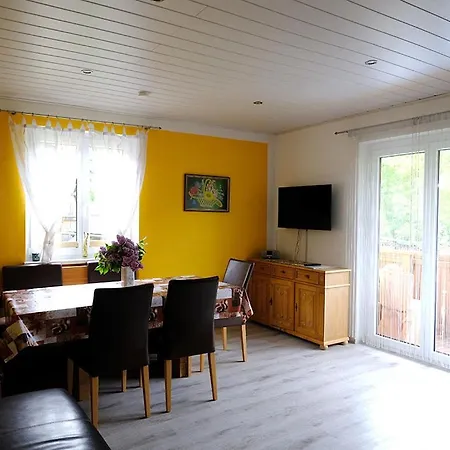 Haus Kremser Апартаменти *