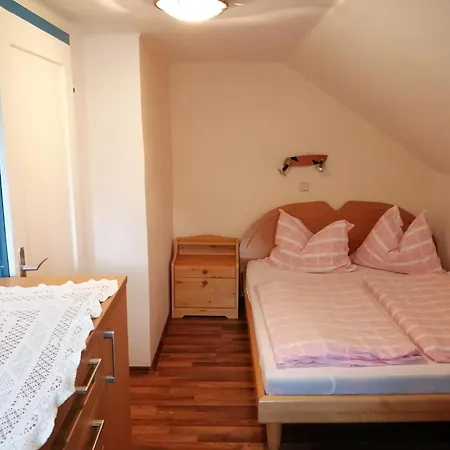Апартаменти Haus Kremser Бад-Кляйнкірхгайм