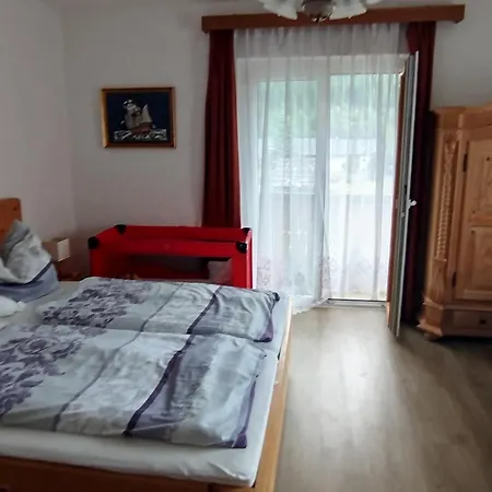 Апартаменти Haus Kremser Бад-Кляйнкірхгайм